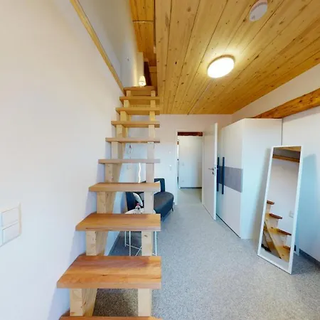 Karl V - Geschichte Leben Im Herzen Der Altstadt